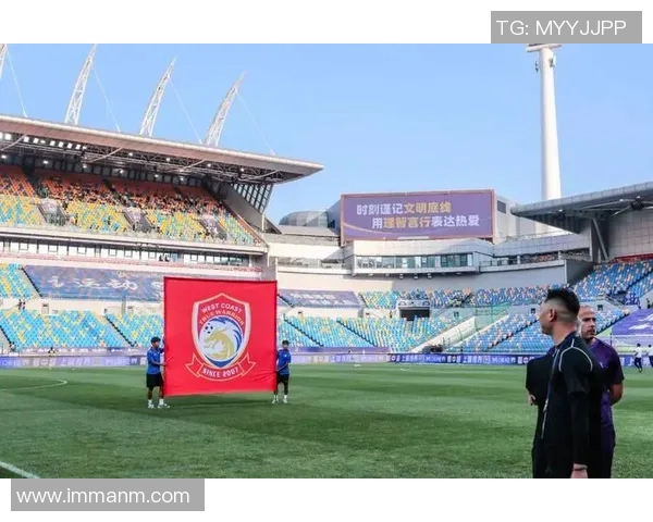 足球明星携手传递正能量 激励球迷共筑梦想与勇气 足球明星携手传递正能量 激励球迷共筑梦想与勇气