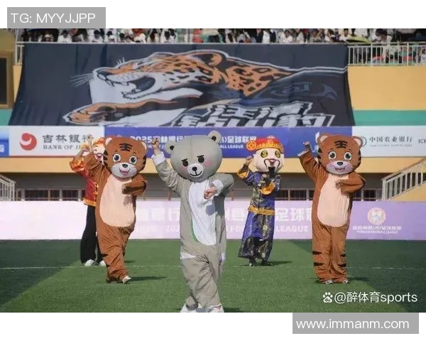 足球星挂件点亮运动魅力打造个性化球迷饰品设计与时尚潮流完美结合