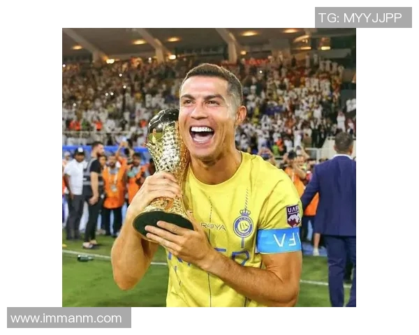 足球球星被扒幕后真相揭示揭露明星生活与职业背后的隐秘故事