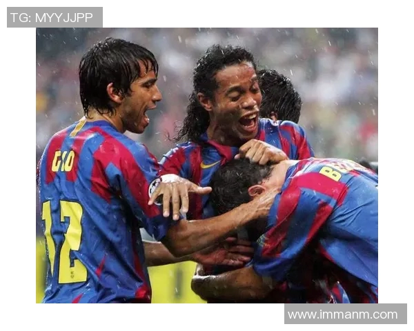 足球传奇再聚首 十号球星共忆昔日辉煌时刻