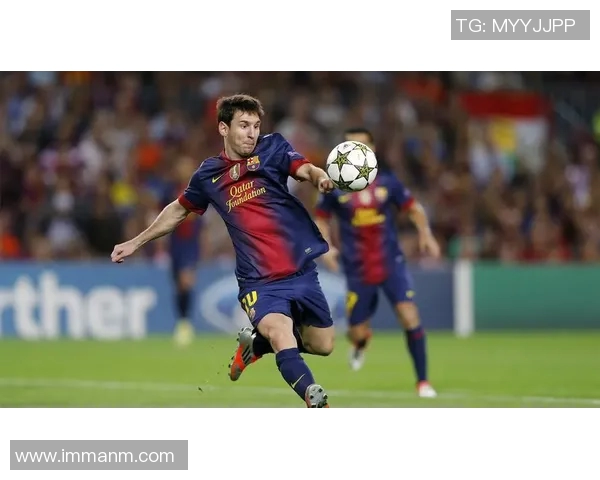 足球球星超高清横屏壁纸,震撼呈现球场英雄风采,尽显运动魅力与激情 足球球星超高清横屏壁纸,震撼呈现球场英雄风采,尽显运动魅力与激情